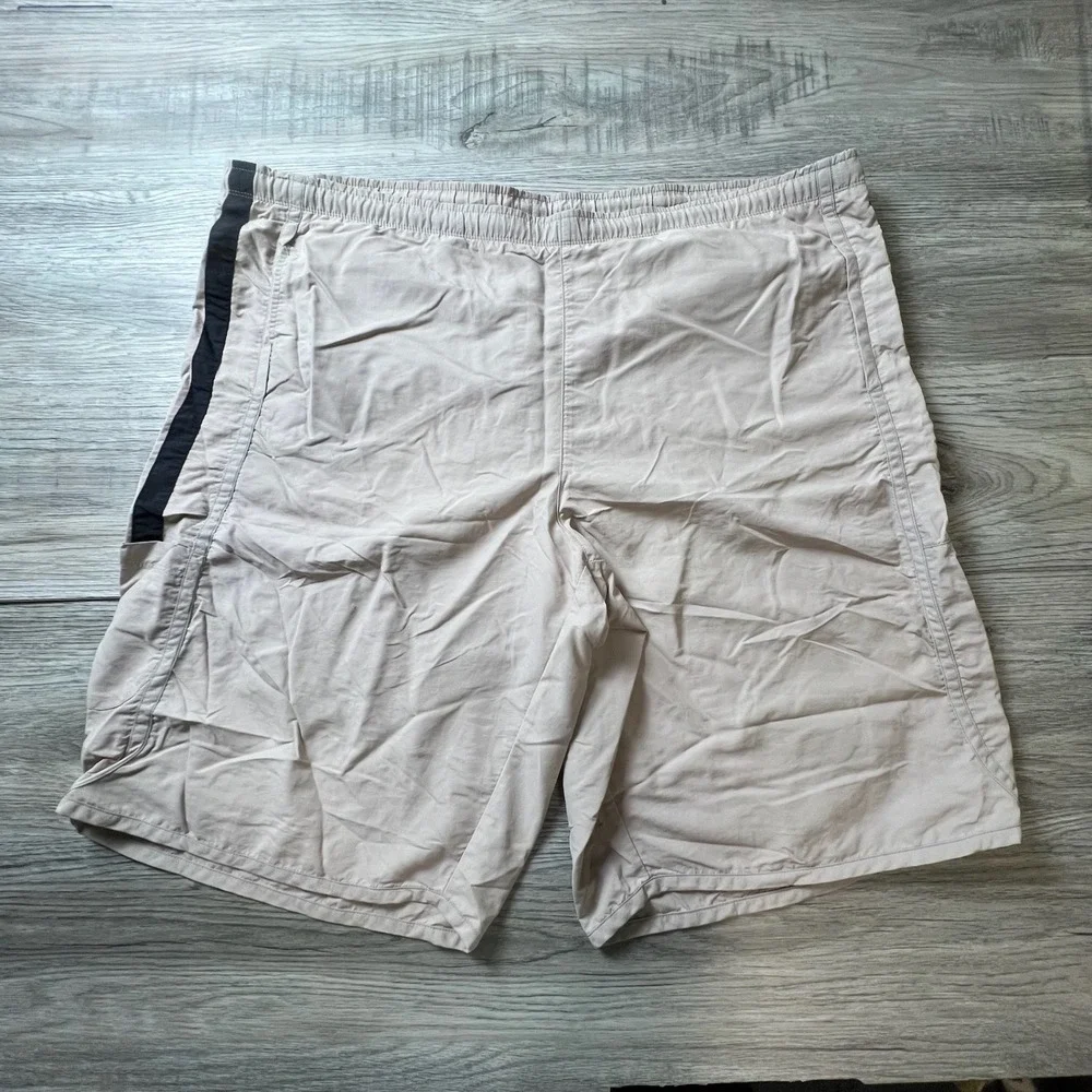 Nike Shorts Mens XXL Tan Black Stripe‎ Athletic Hiking Gorpcore Casual Utility